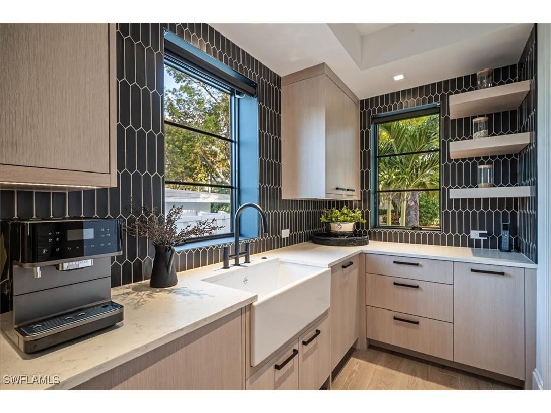 349 2nd Avenue N Naples FL 34102 225077098 image18