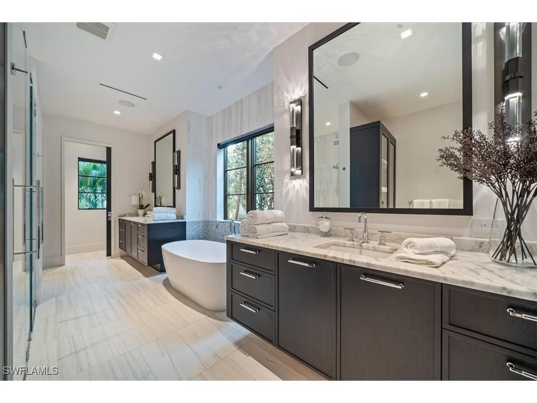 349 2nd Avenue N Naples FL 34102 225077098 image24