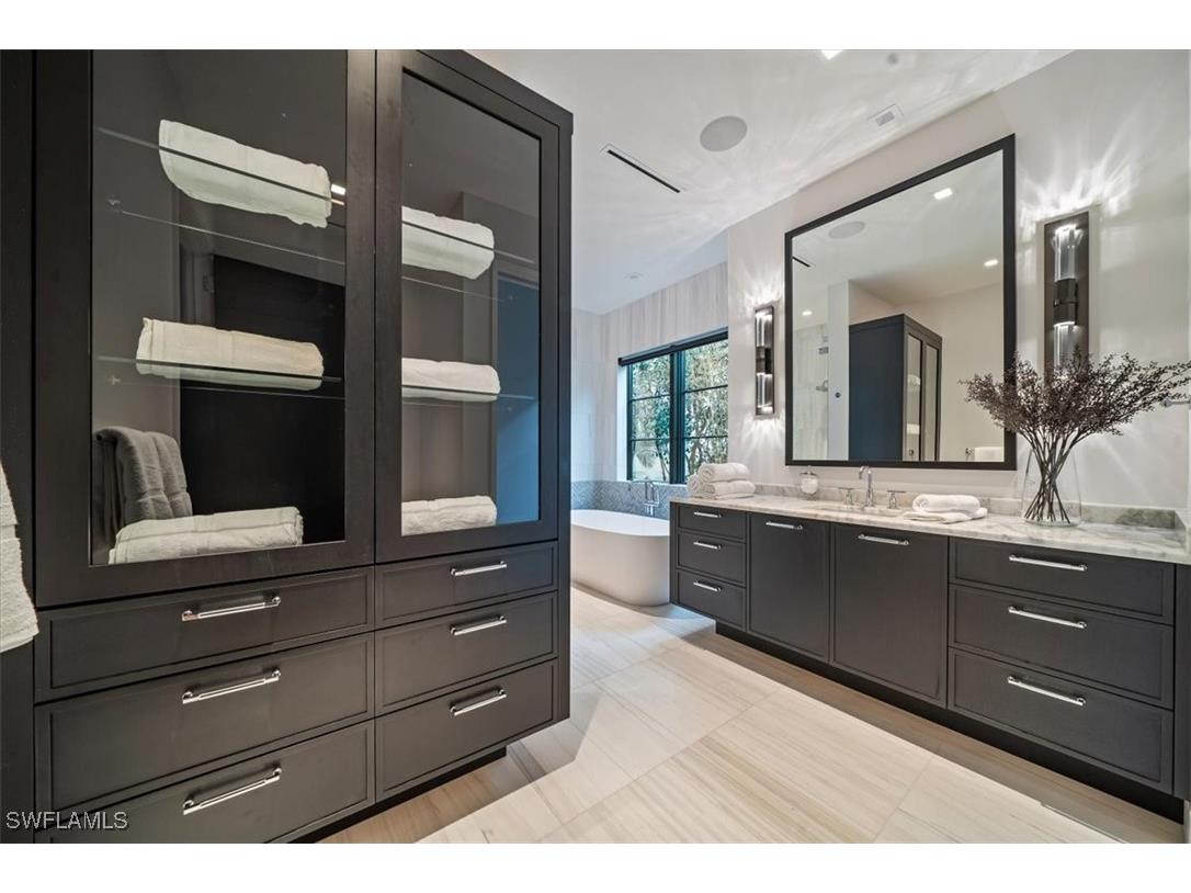 349 2nd Avenue N Naples FL 34102 225077098 image25