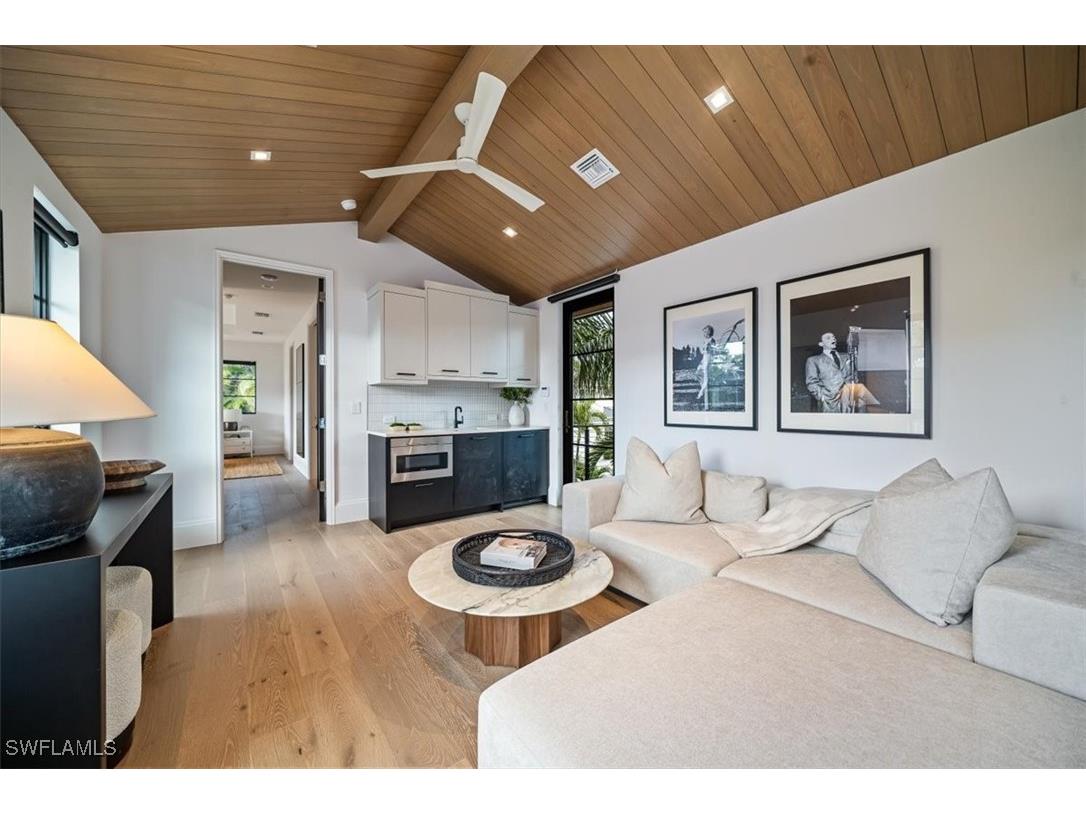 349 2nd Avenue N Naples FL 34102 225077098 image32