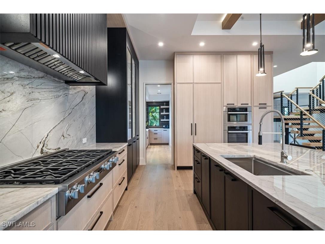 349 2nd Avenue N Naples FL 34102 225077098 image9