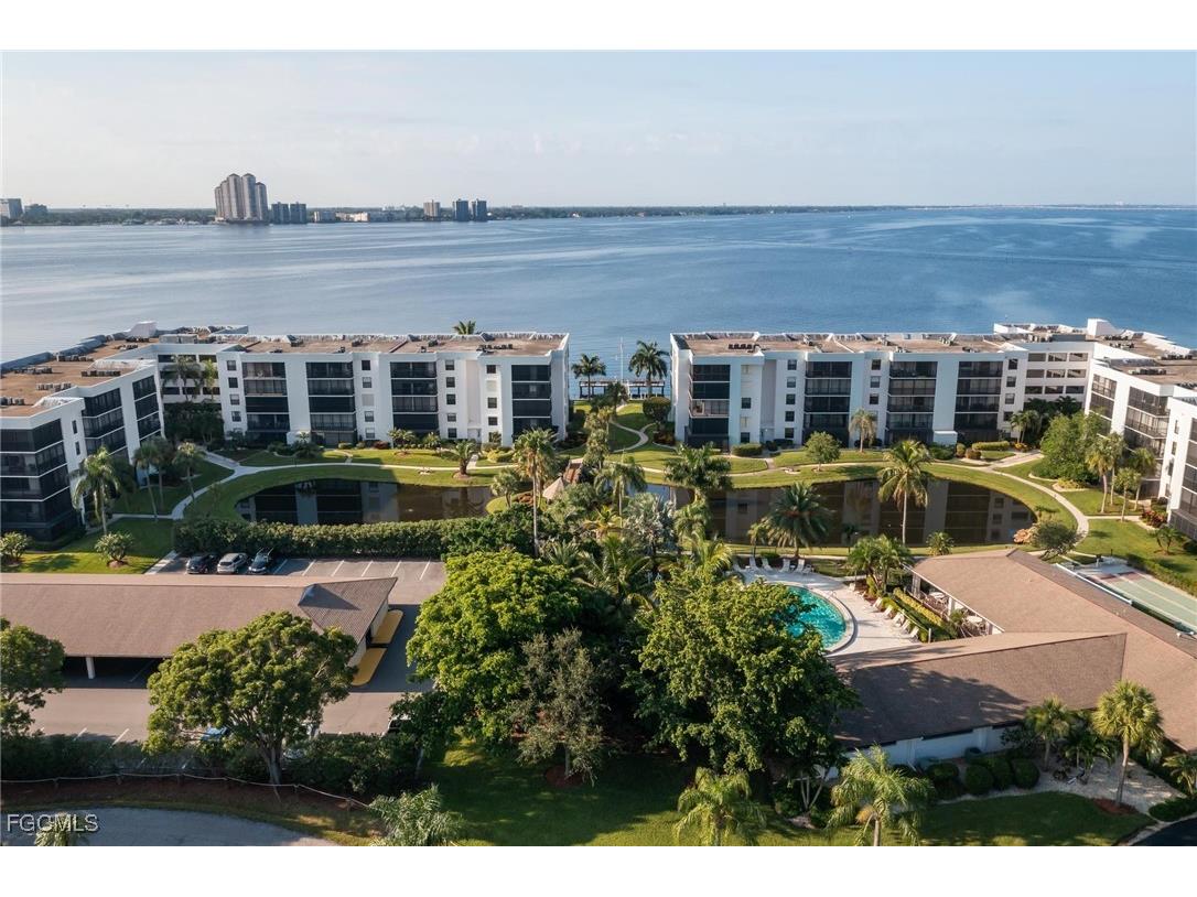 3490 N Key Drive #403 North Fort Myers FL 33903 2025017930 image1