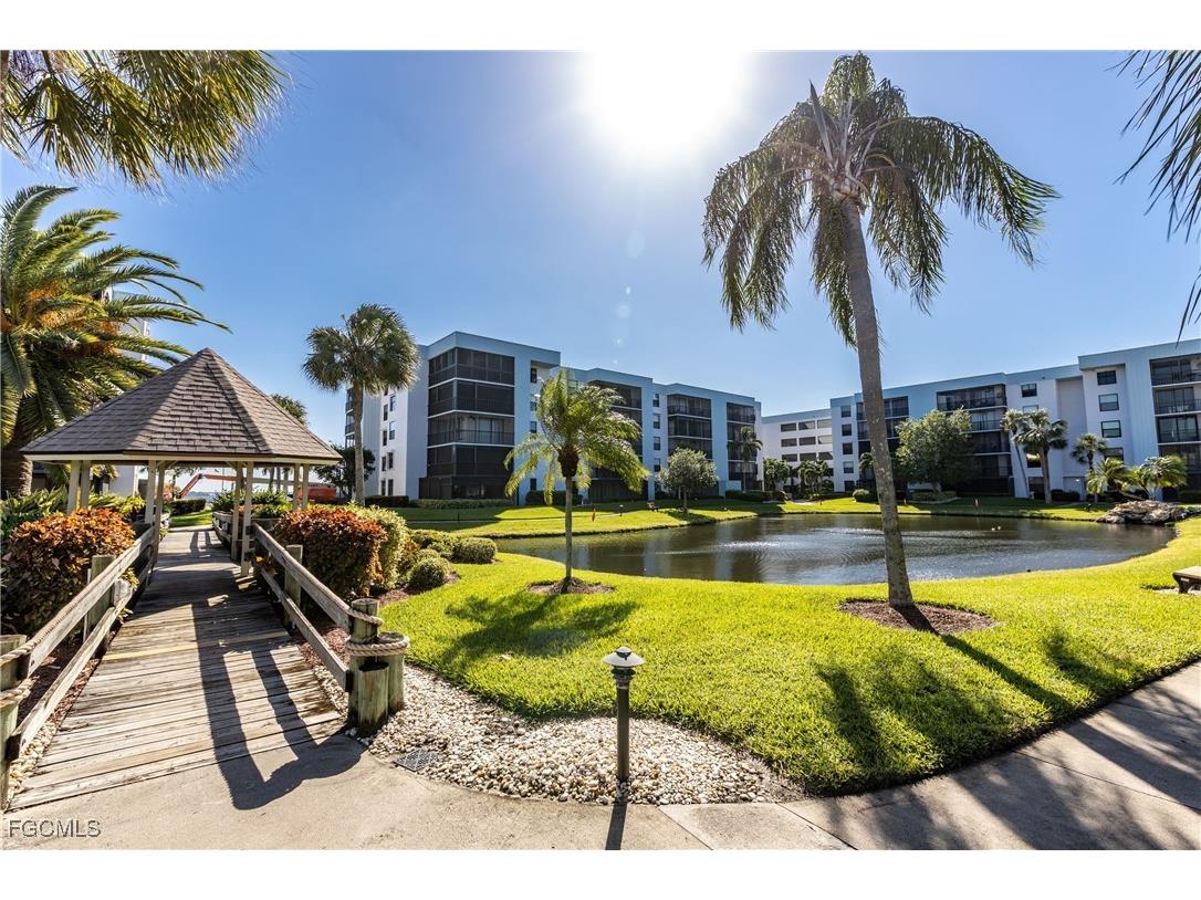 3490 N Key Drive #403 North Fort Myers FL 33903 2025017930 image2