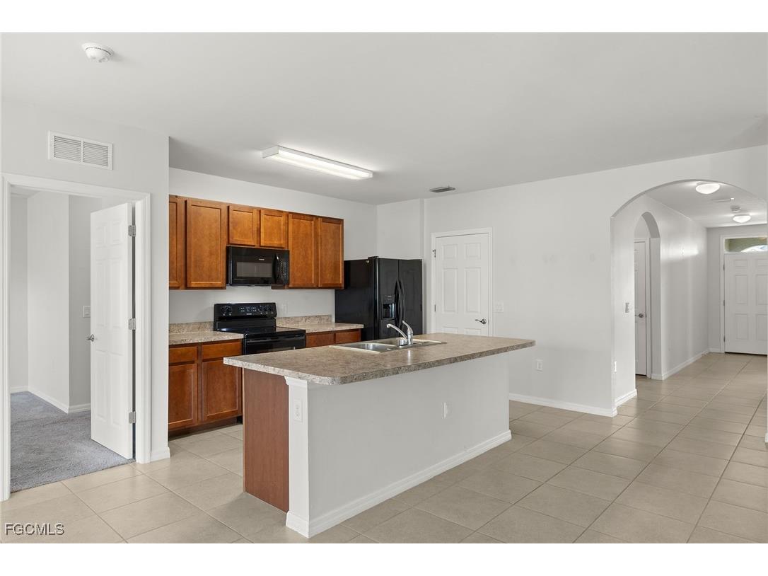 3495 Acapulco Circle Cape Coral FL 33909 2025002474 image10