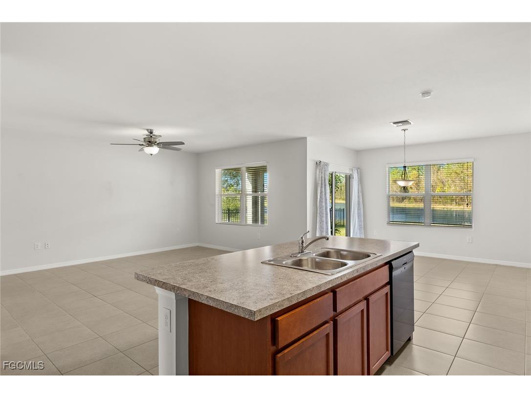 3495 Acapulco Circle Cape Coral FL 33909 2025002474 image12
