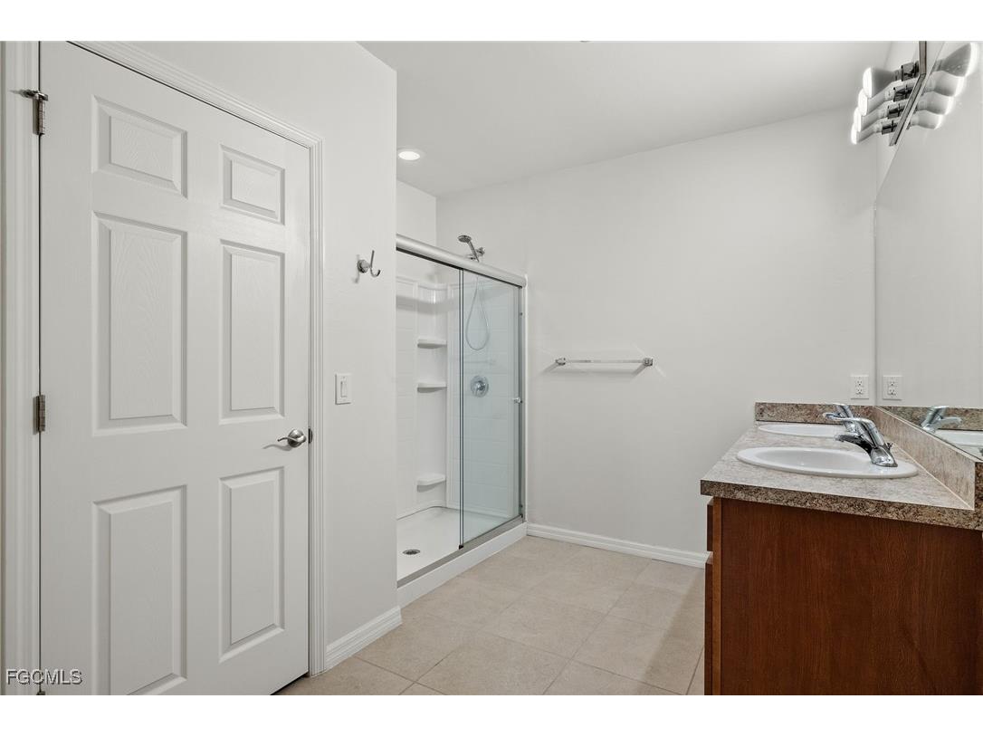 3495 Acapulco Circle Cape Coral FL 33909 2025002474 image17