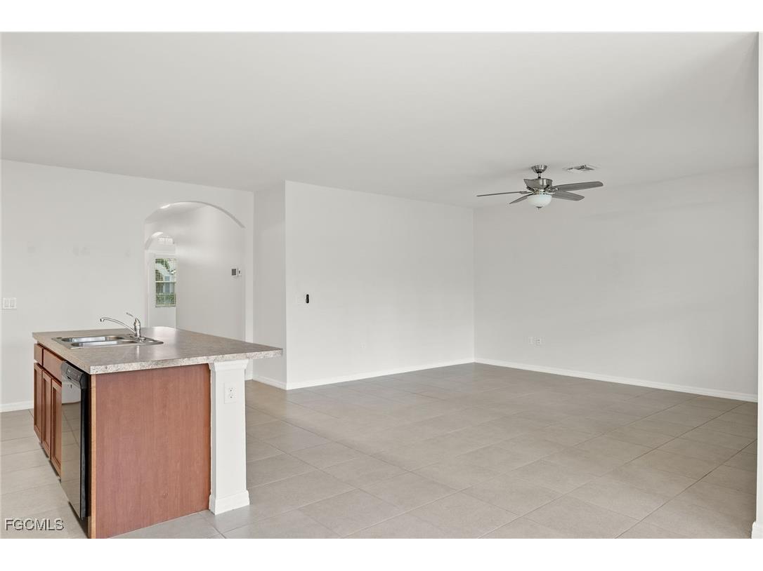 3495 Acapulco Circle Cape Coral FL 33909 2025002474 image8