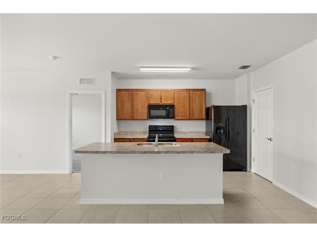 3495 Acapulco Circle Cape Coral FL 33909 2025002474 image9