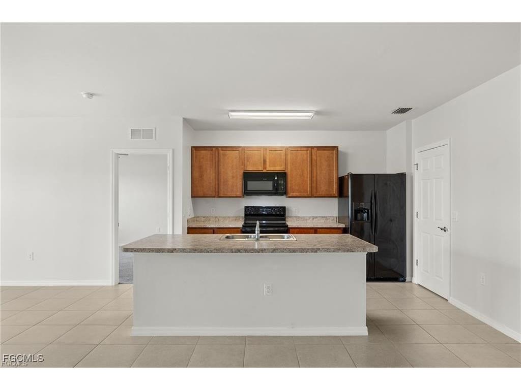 3495 Acapulco Circle Cape Coral FL 33909 2025004509 image2