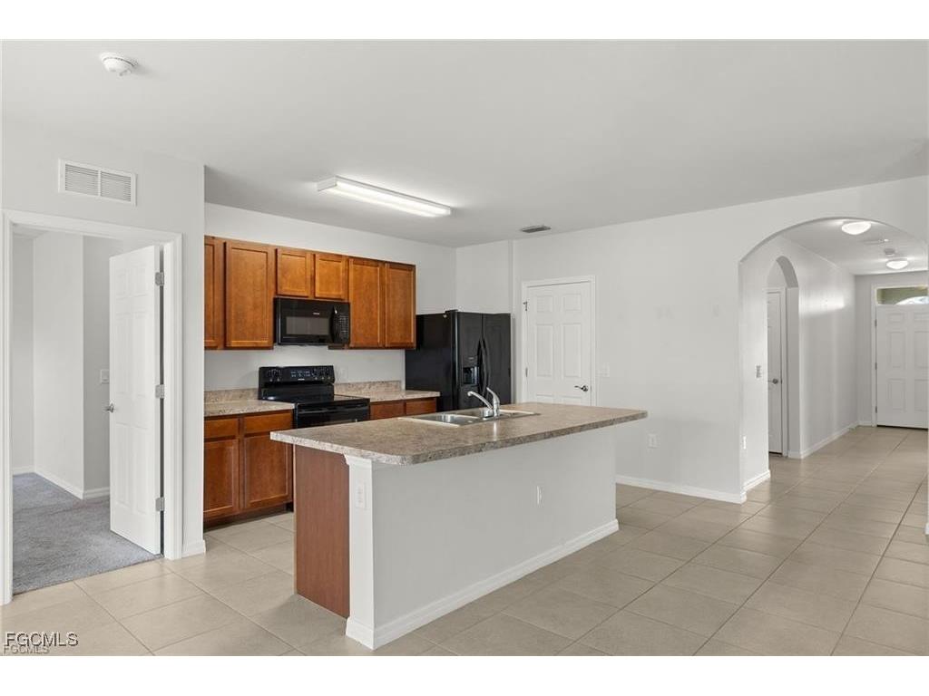 3495 Acapulco Circle Cape Coral FL 33909 2025004509 image3