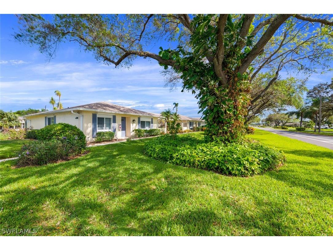 35 Glades Boulevard #1503 Naples FL 34112 222078932 image1