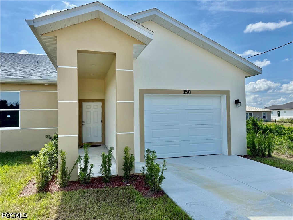 350/352 Pullman Street Lehigh Acres FL 33974 2026021396 image2