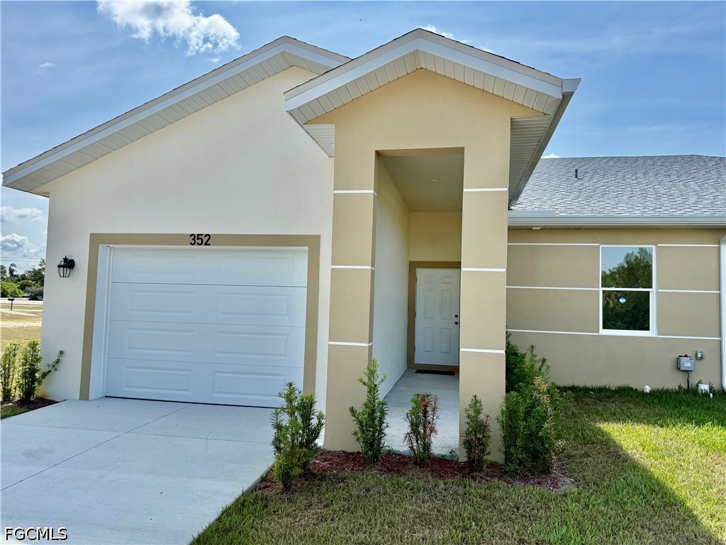 350/352 Pullman Street Lehigh Acres FL 33974 2026021396 image3