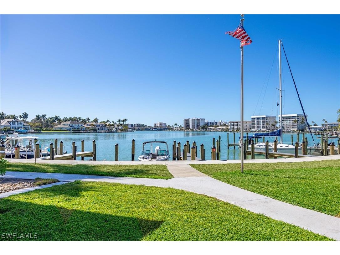350 Harbour Drive #350 Naples FL 34103 226006977 image1