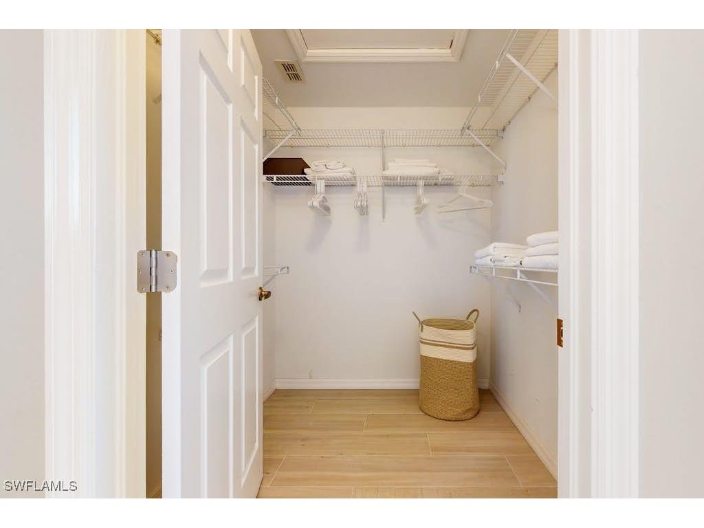 350 Robin Hood Circle #202 Naples FL 34104 225064511 image15
