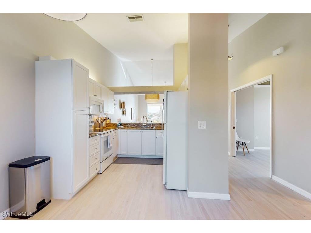 350 Robin Hood Circle #202 Naples FL 34104 225064511 image8