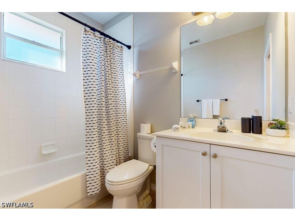 350 Robin Hood Circle #202 Naples FL 34104 226025375 image19