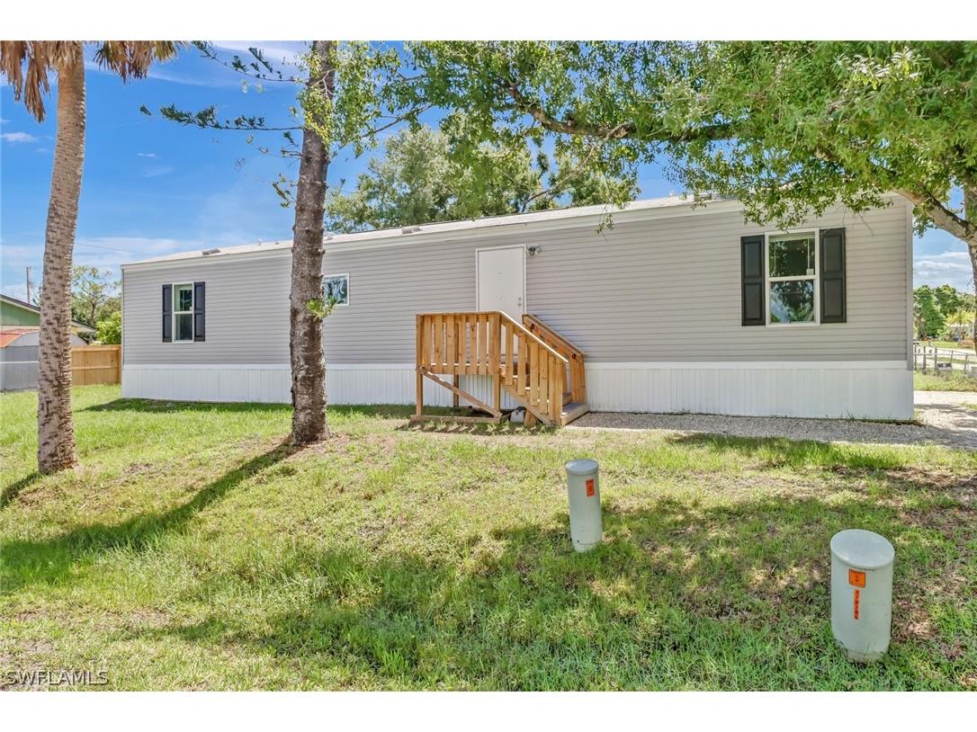 350 Stockton Street North Fort Myers FL 33903 224054668 image1