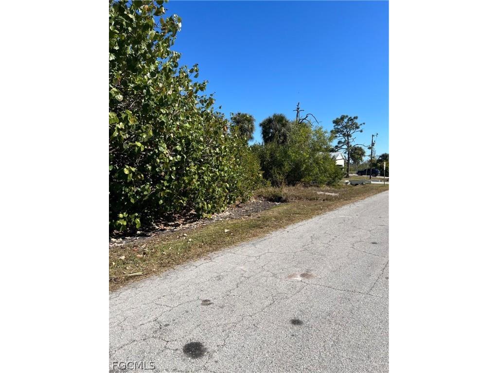 3500 Tropical Point Drive Saint James City FL 33956 2026006771 image2