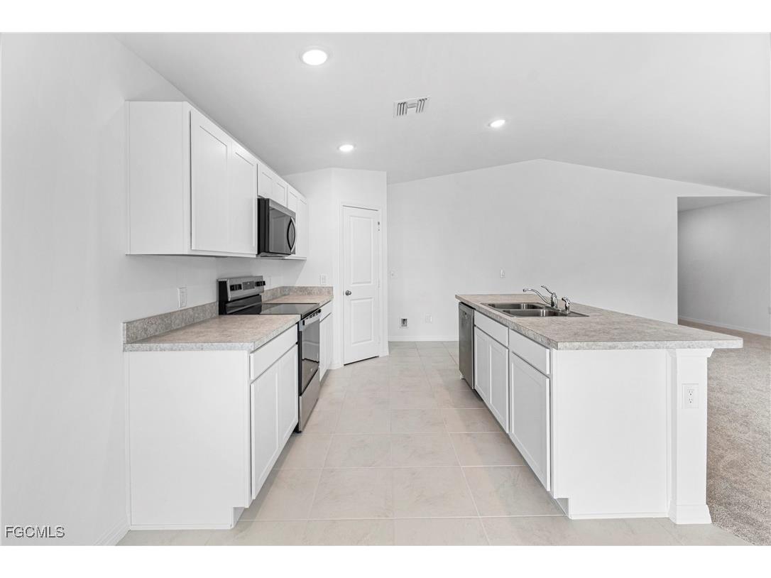 3502 74th Street W Lehigh Acres FL 33971 2025010249 image4