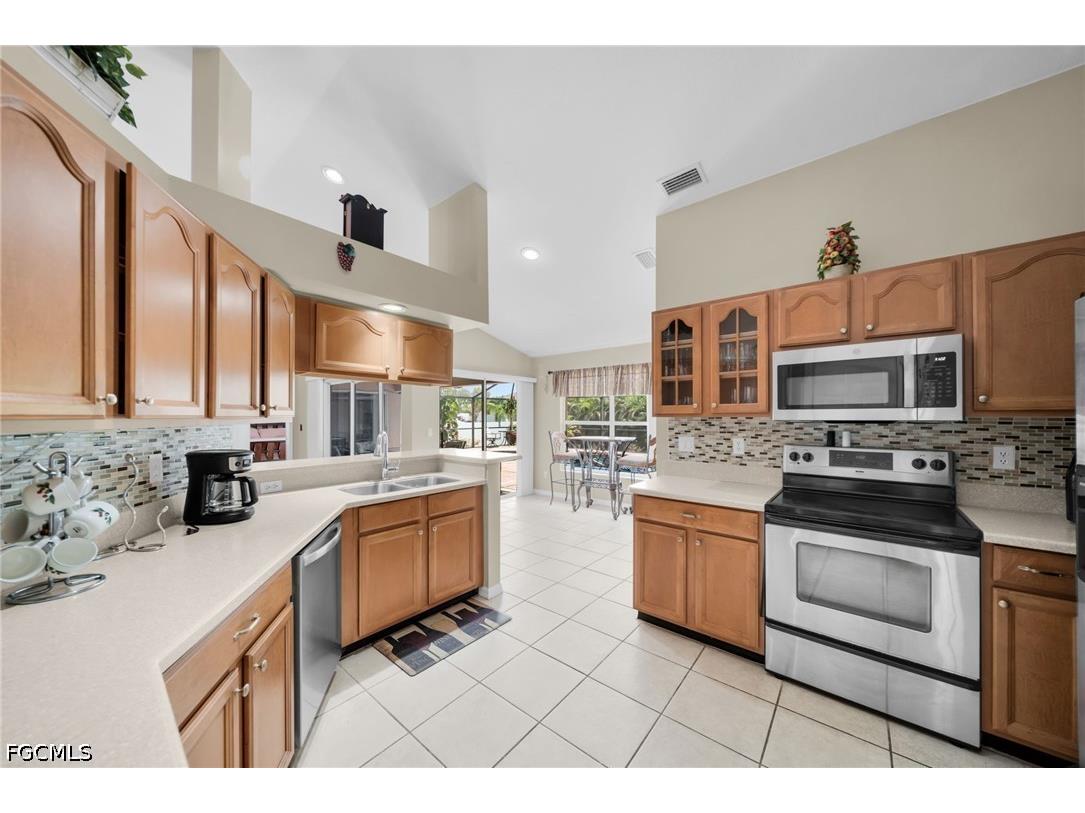 3505 Surfside Boulevard Cape Coral FL 33914 2026027634 image15