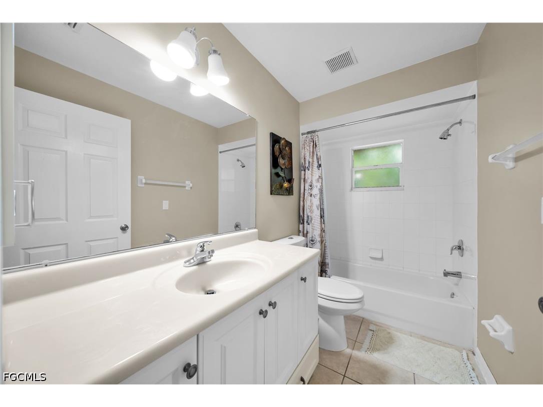 3505 Surfside Boulevard Cape Coral FL 33914 2026027634 image25