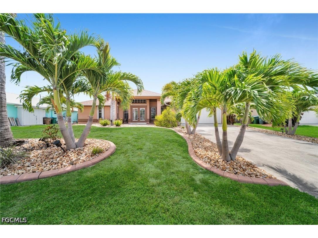3505 Surfside Boulevard Cape Coral FL 33914 2026027634 image4