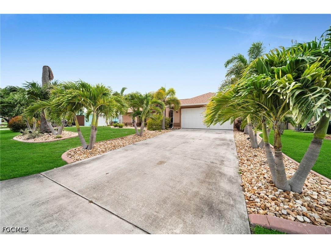 3505 Surfside Boulevard Cape Coral FL 33914 2026027634 image5