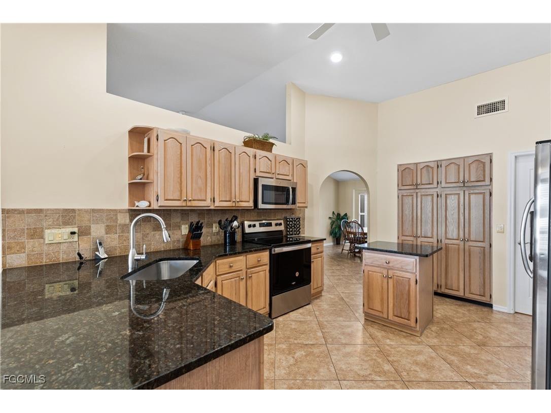 3511 SW 5th Place Cape Coral FL 33914 2025022418 image10