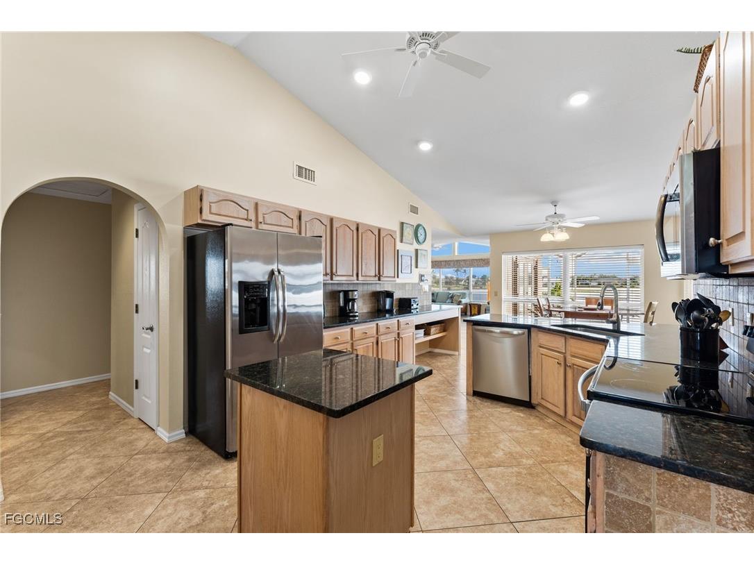 3511 SW 5th Place Cape Coral FL 33914 2025022418 image11