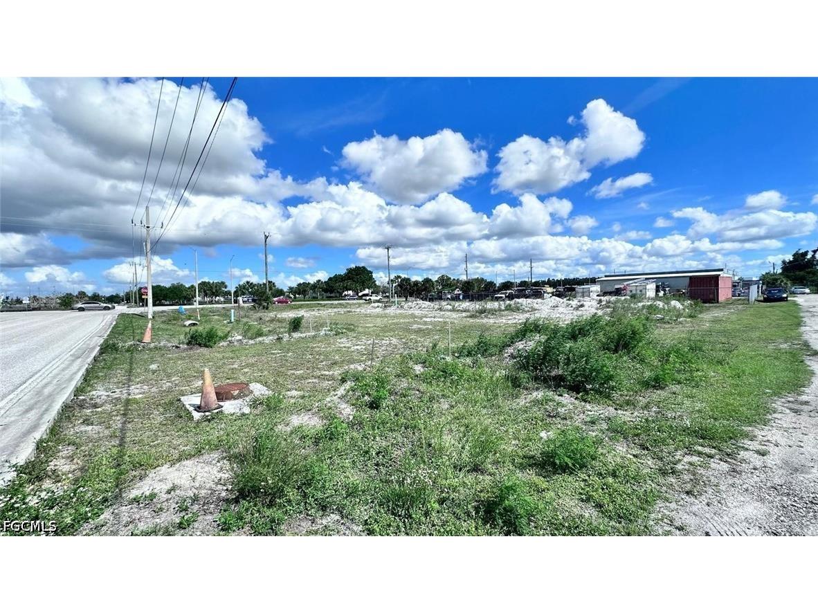 3511 Veronica S Shoemaker Boulevard Fort Myers FL 33916 2026016118 image3
