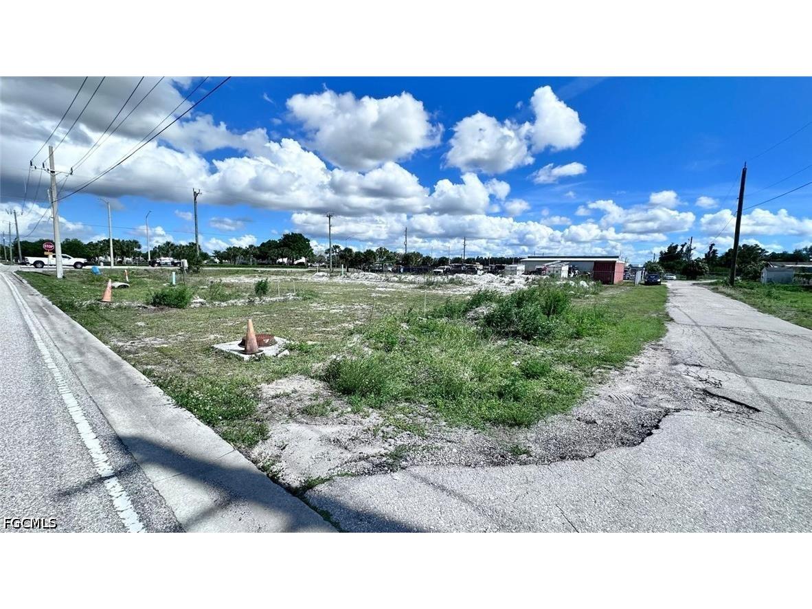 3511 Veronica S Shoemaker Boulevard Fort Myers FL 33916 2026016118 image4