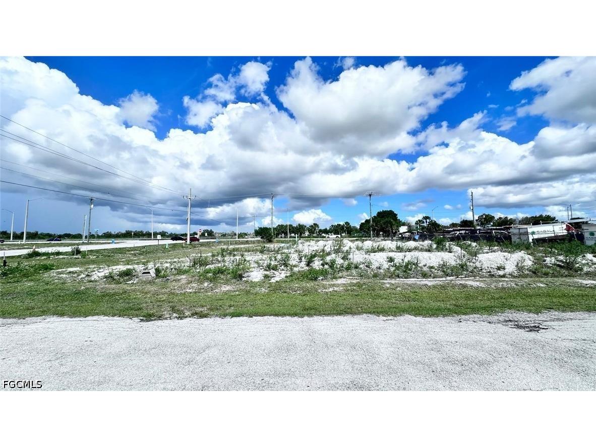 3511 Veronica S Shoemaker Boulevard Fort Myers FL 33916 2026016118 image5