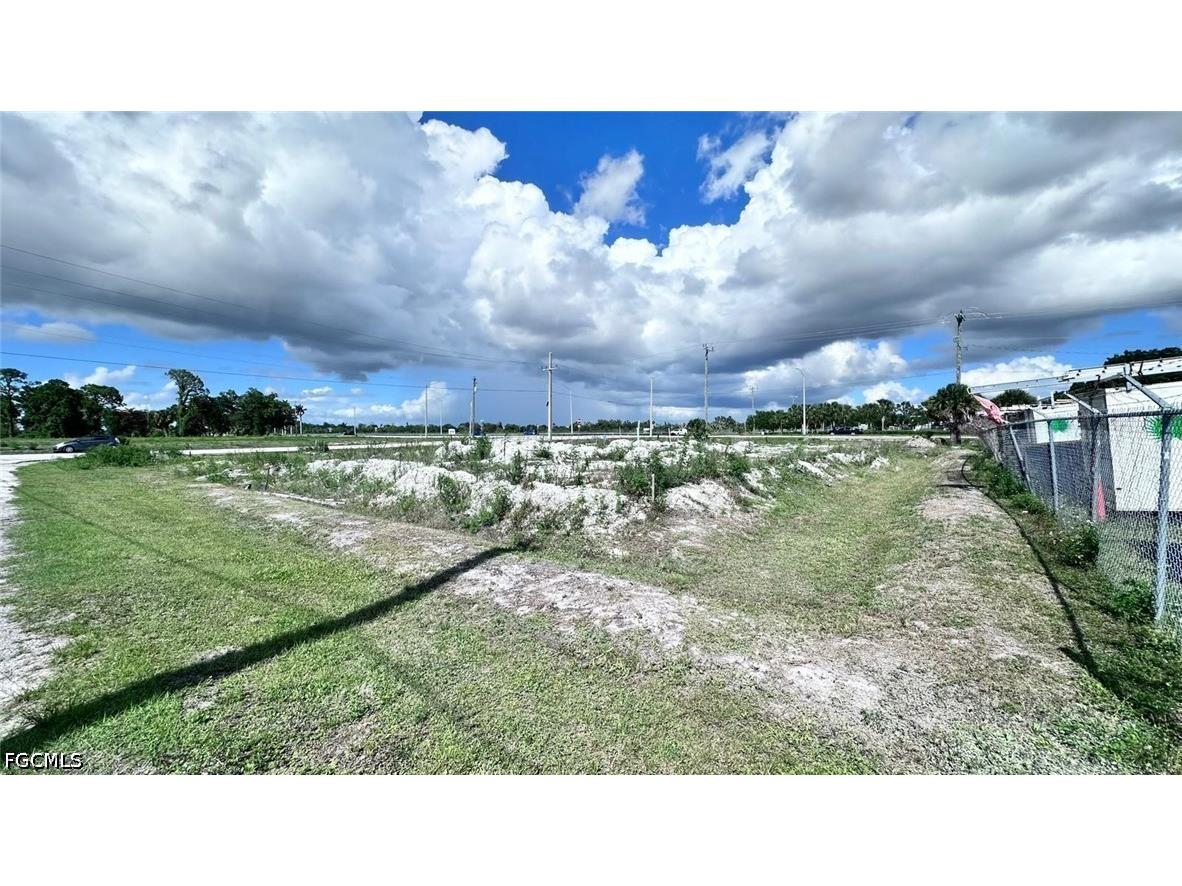 3511 Veronica S Shoemaker Boulevard Fort Myers FL 33916 2026016118 image6