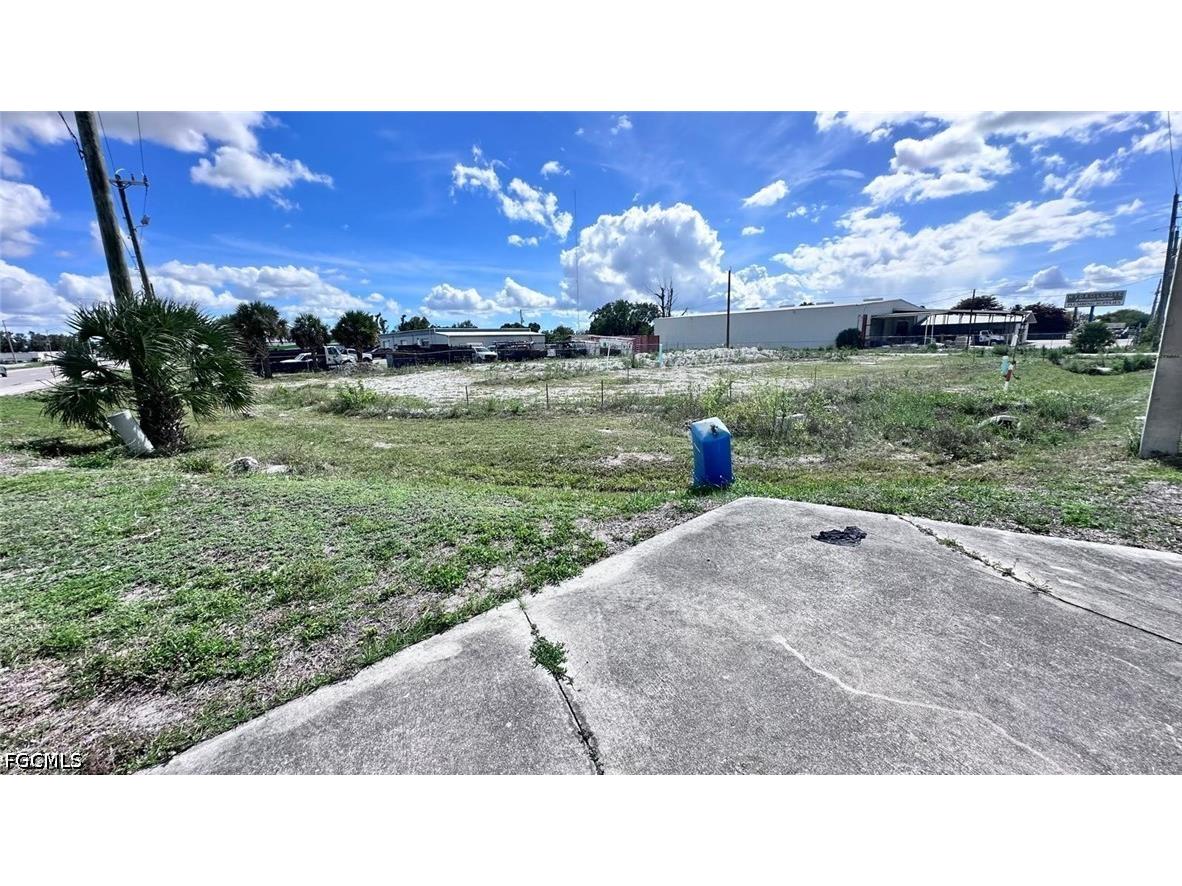 3511 Veronica S Shoemaker Boulevard Fort Myers FL 33916 2026016118 image8