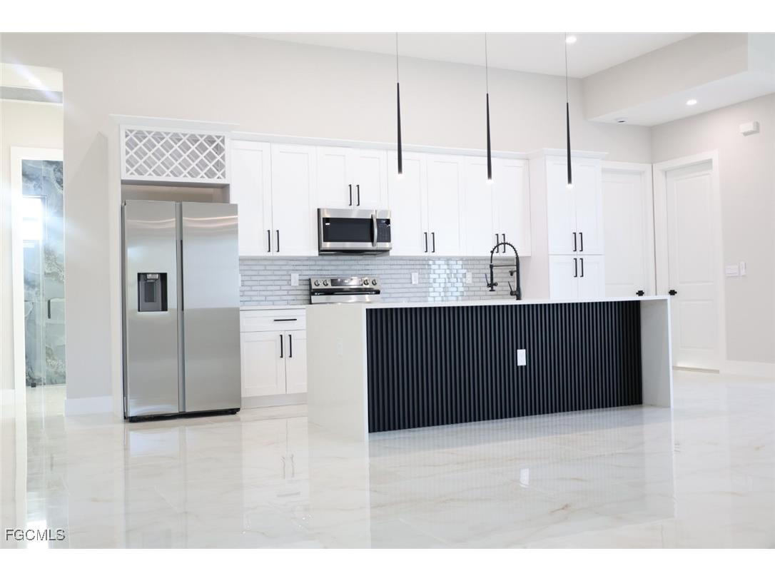 3512 9th Street W Lehigh Acres FL 33971 2025015935 image3