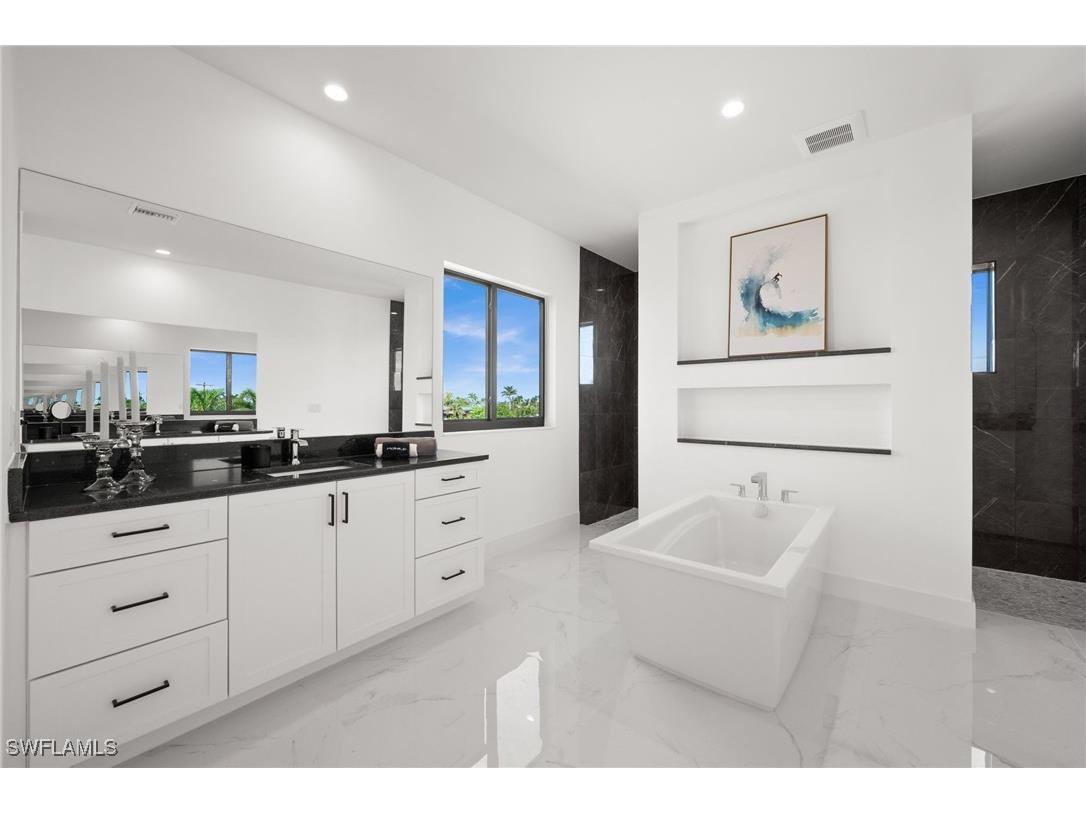 3512 Surfside Boulevard Cape Coral FL 33914 225010880 image40