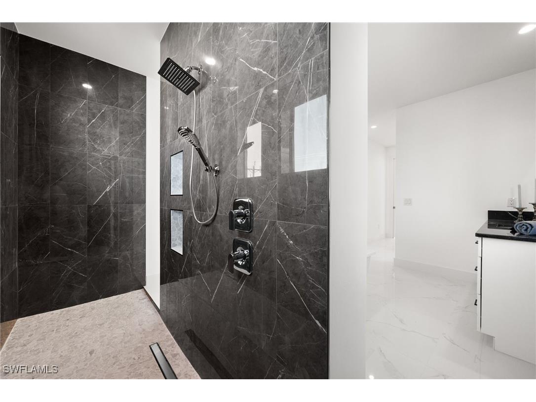 3512 Surfside Boulevard Cape Coral FL 33914 225010880 image41