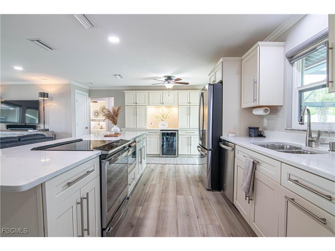 3514 SE 22nd Place Cape Coral FL 33904 2025008073 image7