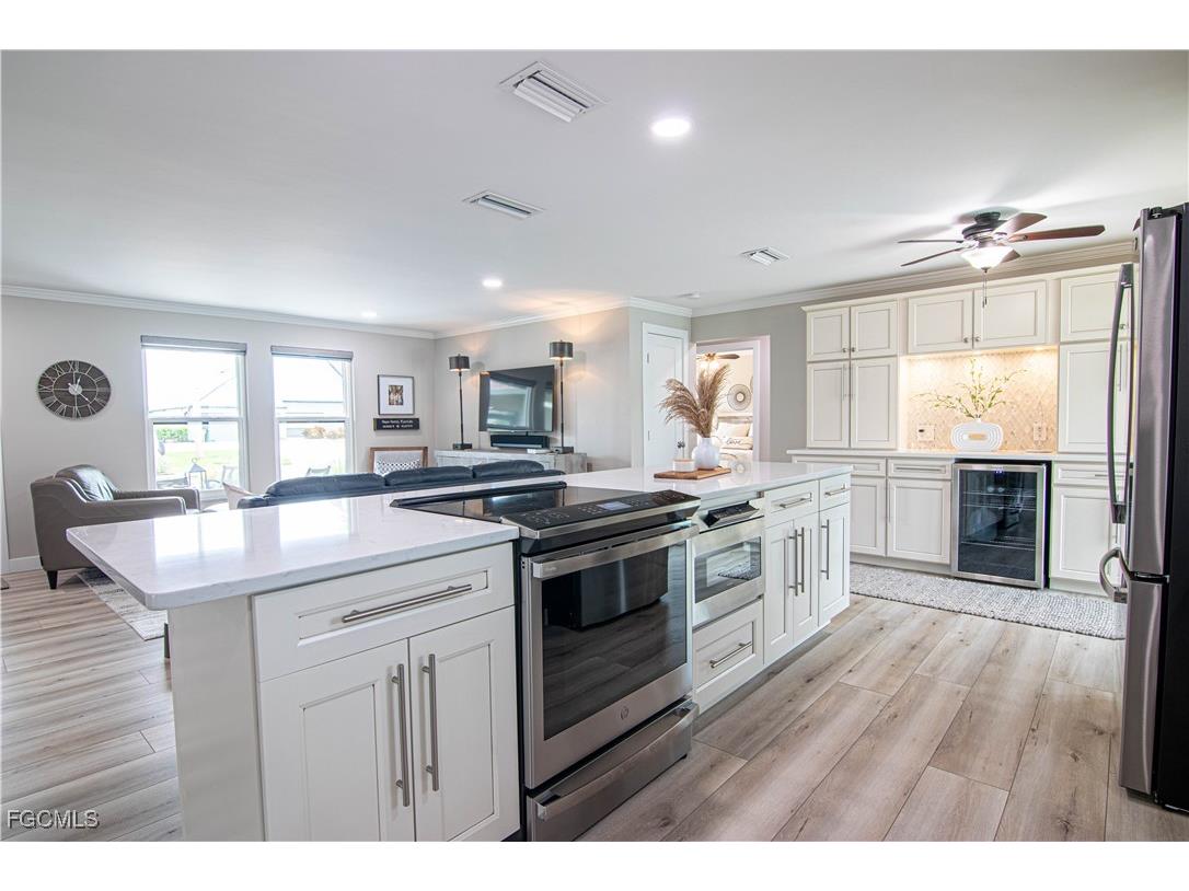 3514 SE 22nd Place Cape Coral FL 33904 2025008073 image8