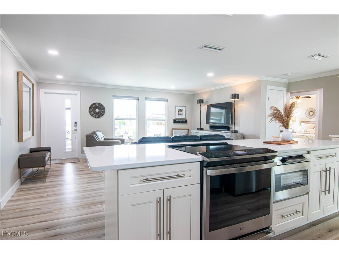 3514 SE 22nd Place Cape Coral FL 33904 2025008073 image9