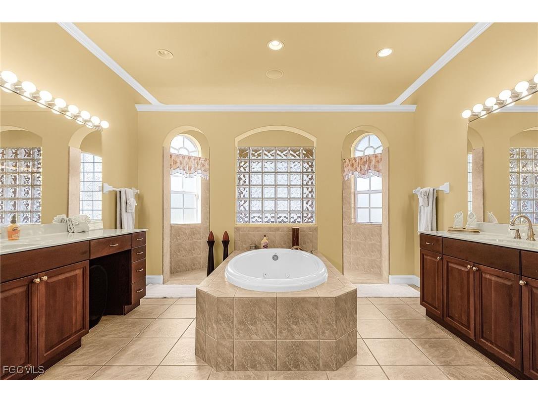 3517 SE 18th Avenue Cape Coral FL 33904 2025023396 image15