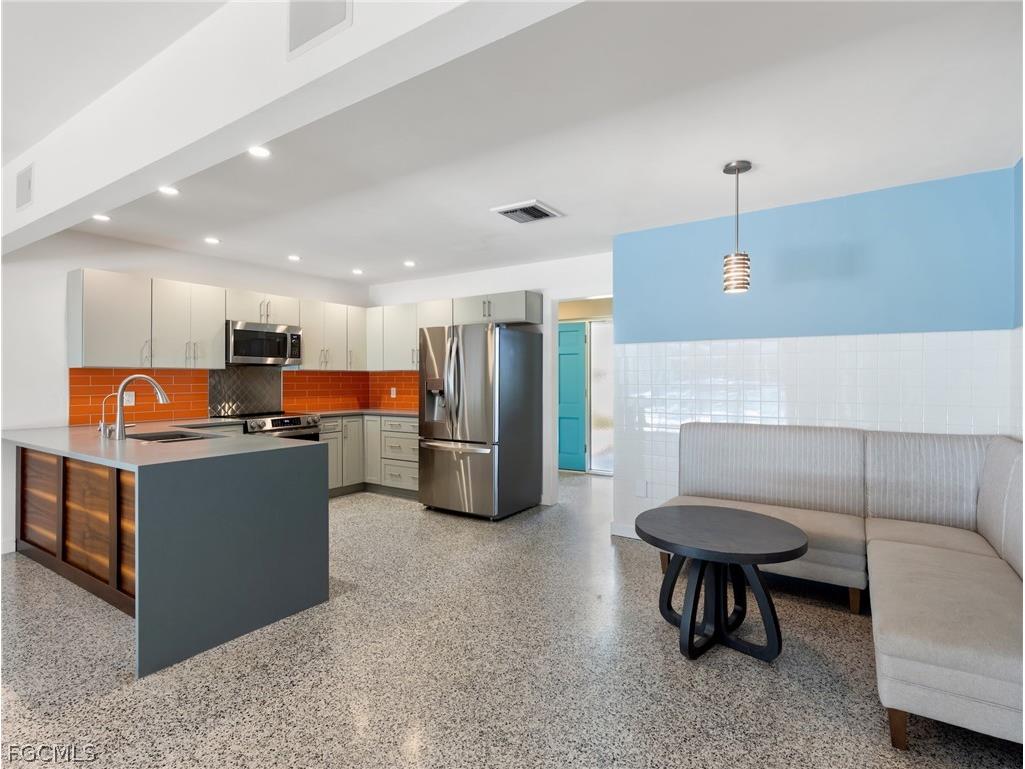 3517 Stuart Court Fort Myers FL 33901 2026011307 image6