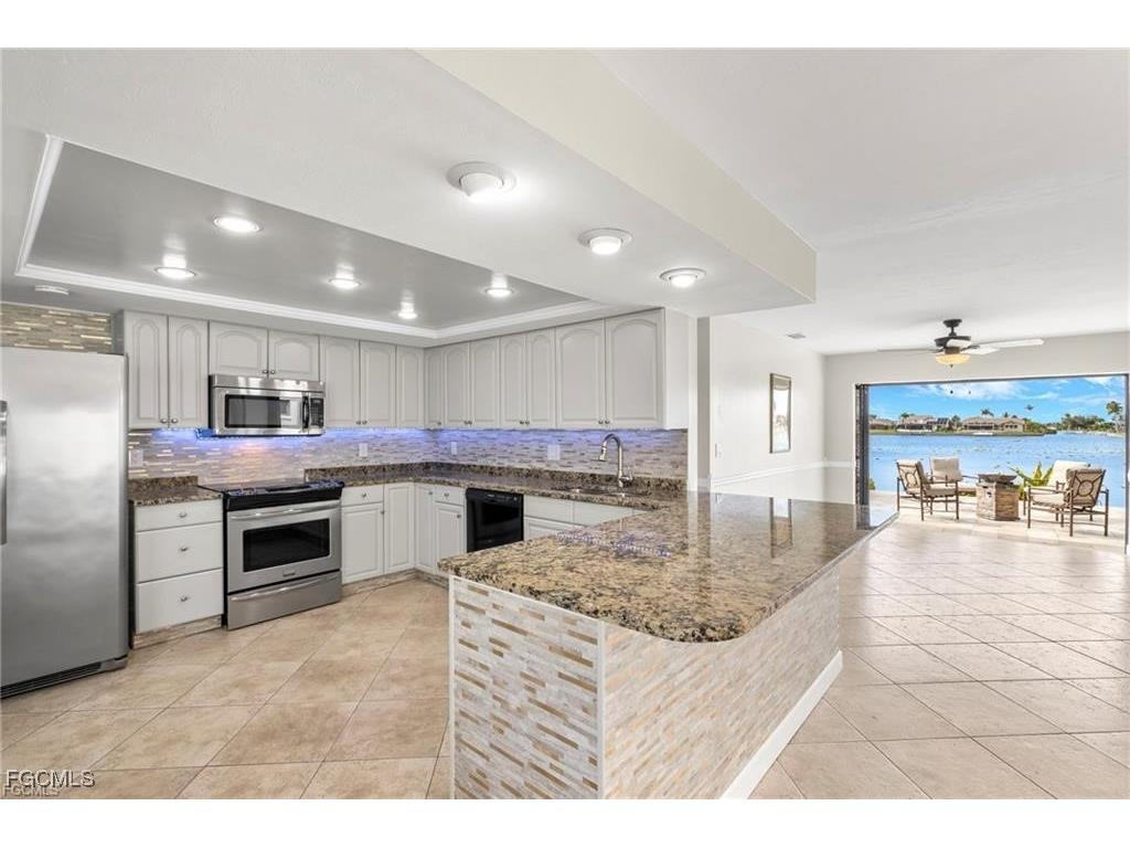 3518 Pelican Boulevard Cape Coral FL 33914 2025015870 image10