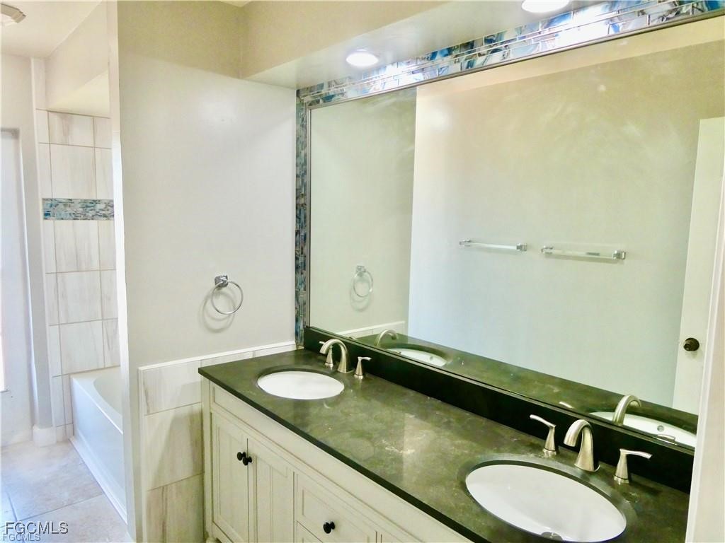 3518 Pelican Boulevard Cape Coral FL 33914 2025015870 image26