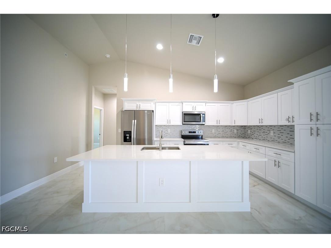 352 Labree Avenue S Lehigh Acres FL 33974 2026027203 image3