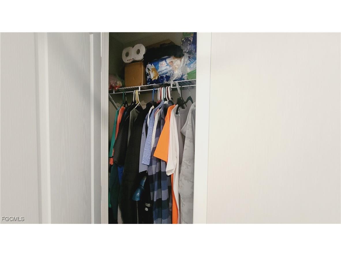 352 Shoreland Drive Fort Myers FL 33905 2025007569 image15