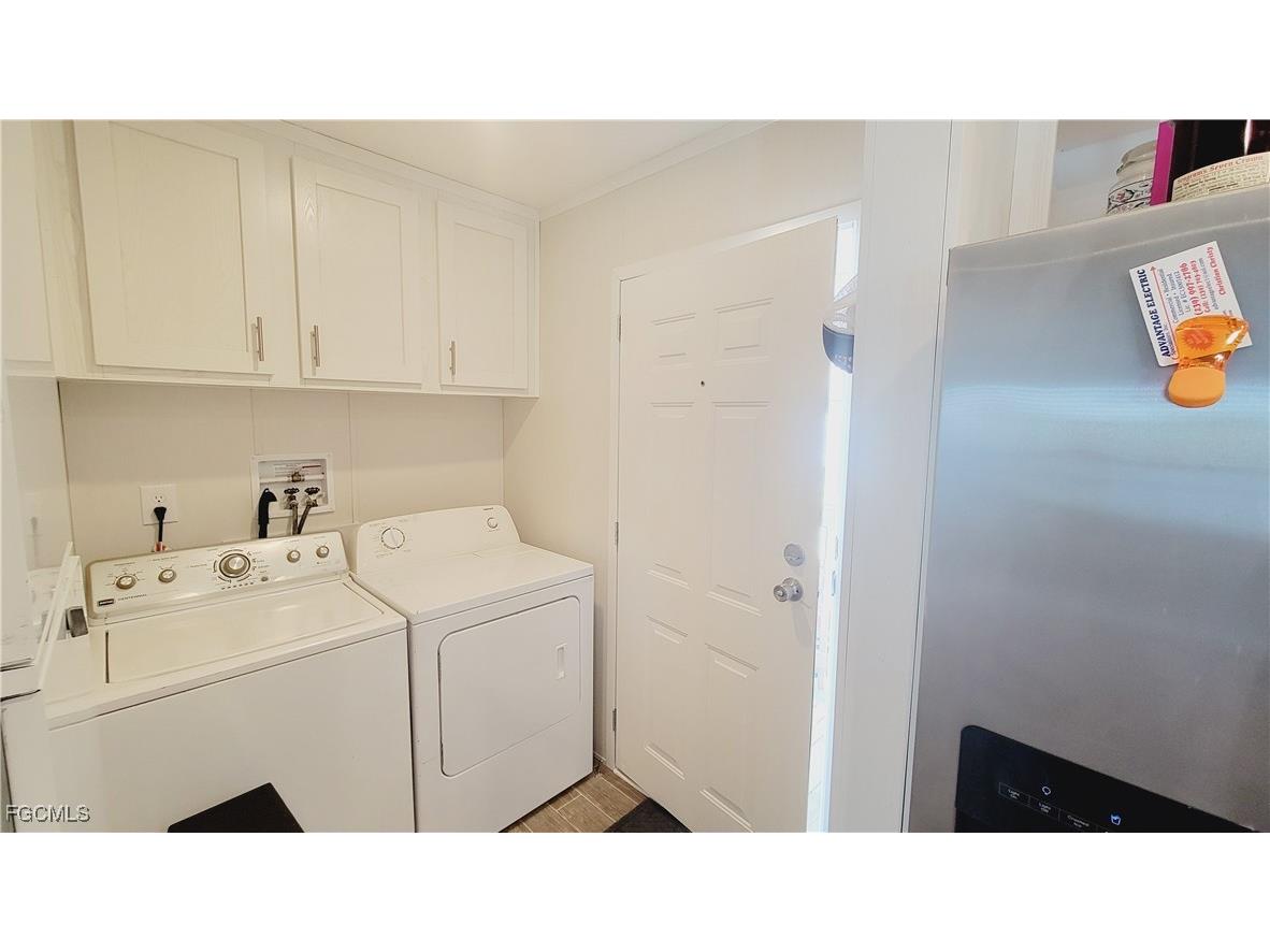 352 Shoreland Drive Fort Myers FL 33905 2025007569 image18