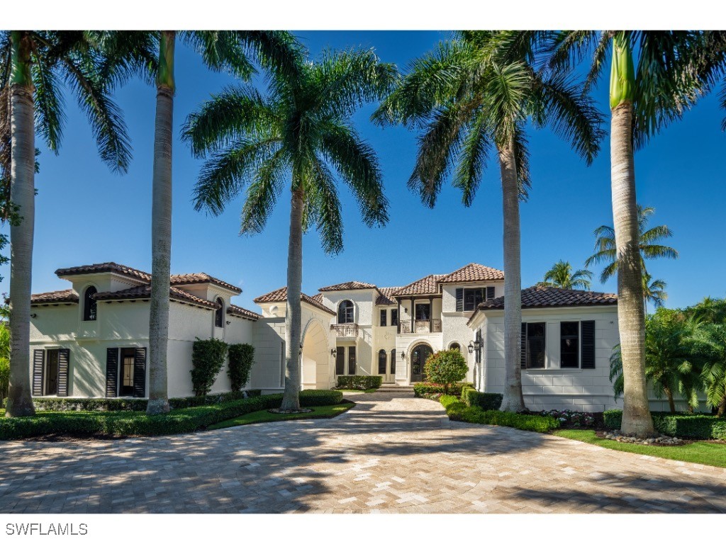 3520 Gin Lane Naples FL 34102 225082923 image1