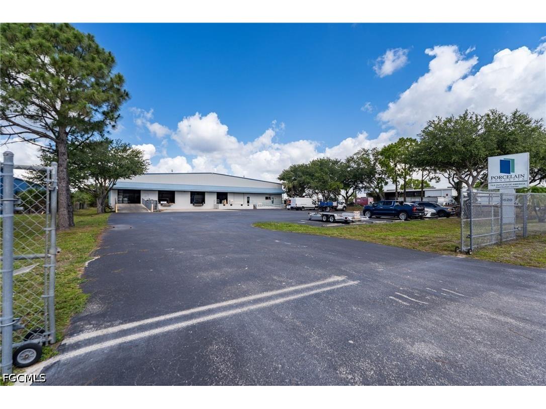 3520 Old Metro Parkway Fort Myers FL 33916 2026023658 image5